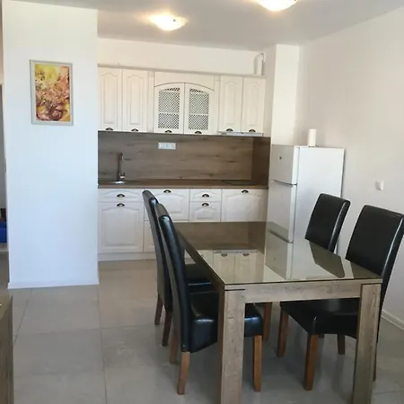 Apartament Луксозни Апартаменти Под Наем В Комплекс Грийн Лайф Созопол Dyuni