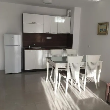 Луксозни Апартаменти Под Наем В Комплекс Грийн Лайф Созопол Apartament